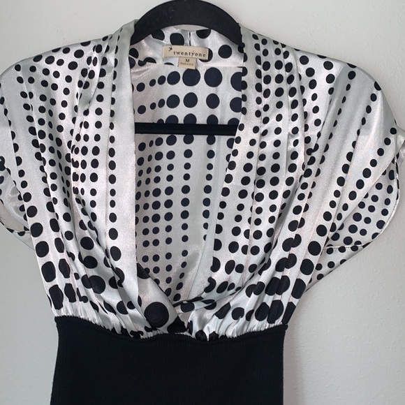 Twenty One Polka Dot Ribbed Blouse - Picture 2 of 4